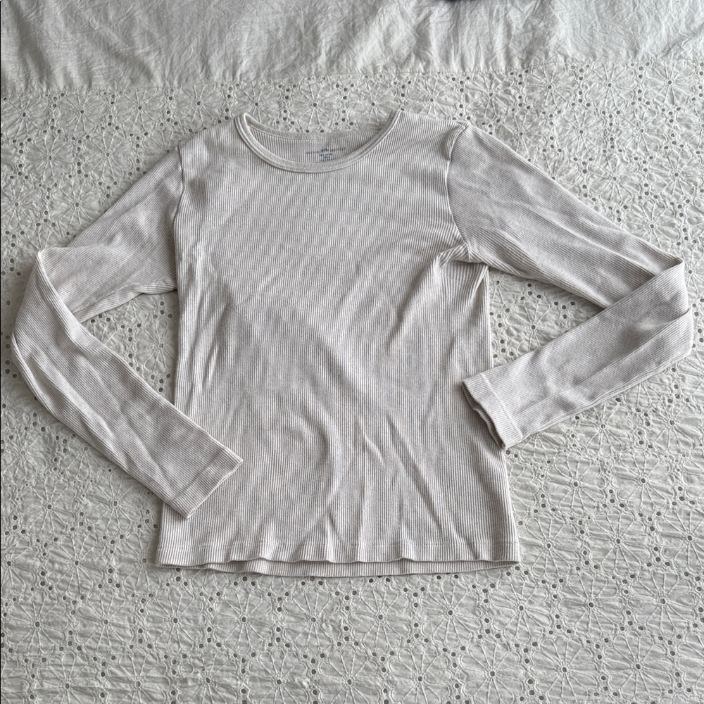 Brandy Melville Women's Cream Long Sleeve Top